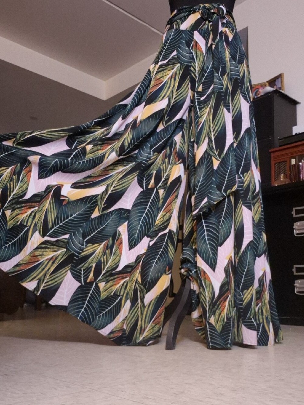 Tropical Leaf Print Palazzo Pants - Black & Pink